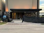 Casa en Venta en Altozano: Viva con Distinción y Confort