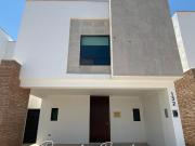 Casa en venta en Ampliación Senderos, Torreón, Coahuila...