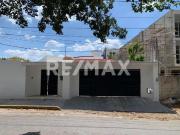 CASA EN VENTA EN AMPLIACION SODZIL FRENTE AL COLEGIO PIAGET