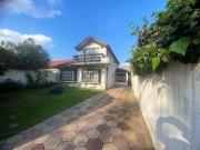 Casa en Venta en AMPLIO JARDÍN CON PISCINA.