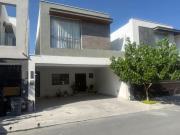 CASA EN VENTA EN ARBADO MONARCA APODACA EQUIPADA Y ALBERCA