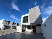 Casa en Venta en Arboledas de Jacarandas $3.1 MDP