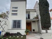CASA EN VENTA EN ARBOLEDAS DE JACARANDAS