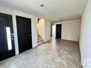 CASA EN VENTA EN ARBOLEDAS DE LOMA BELLA