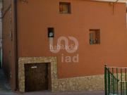 Casa en venta en Ariño. Casas.