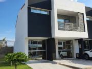 casa en venta en autoista internacional. Cod V4996
