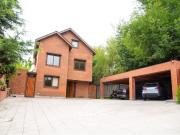 Casa en Venta en Av. Alcalde Fernando Castillo Velasco...