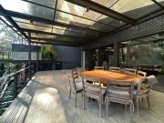 Casa en Venta en Avándaro con alberca y jardín