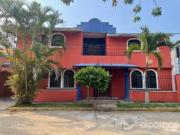 CASA EN VENTA EN AVENIDA 18 DE MARZO, COLONIA PLAYA SOL,...