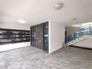 casa en venta en avenida las americas. Cod V31038