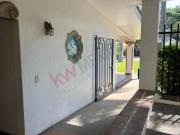 Casa en Venta en Avenida Palmira con Seguridad 24 Horas,...