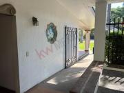 Casa en Venta en Avenida Palmira con Seguridad 24 Horas,...