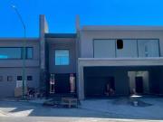 CASA EN VENTA EN AZULEJOS