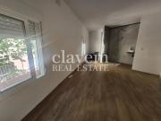 Casa en venta en Badalona, Llefià. SE VENDE CASA PAREADA...