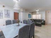 CASA EN VENTA EN BAIGORRIA 4 DORMITORIOS Y PISCINA