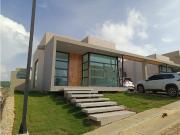 CASA EN VENTA EN BAJO OSTION