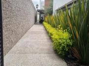 CASA EN VENTA EN BALCONES JURIQUILLA