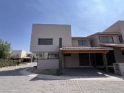 Casa en Venta en Balvanera, 3 Rec?maras, Estudio,...