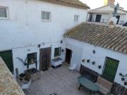 Casa en venta en Barrax. CASERÓN DE PUEBLO CON MUCHAS...