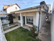 Casa en venta en Barrio 7 Jefes. 3 dormitorios, patio e...