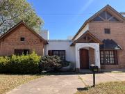 Casa en venta, en barrio Pizzurno. Rafaela