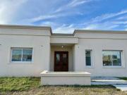 Casa en venta en Barrio Privado Santa Emilia, Pilar del Este