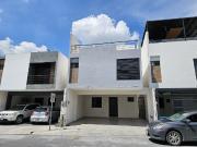 Casa en venta en Barrio San Carlos, Monterrey, Nuevo León