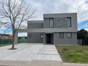 Casa en VENTA en Barrio San Matías a la laguna 4...