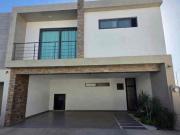 CASA EN VENTA EN BELCANTTO