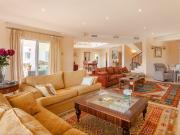 Casa en venta en Benahavís, Benahavís pueblo. Villa de...