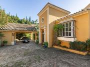 Casa en venta en Benahavís, El Madroñal. Chalet...