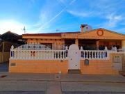 Casa en venta en Benijófar. Hermoso bungalow renovado de...