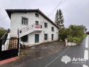 Casa en venta en Bilbao, Barrio de Uribarri. Casa Rural...