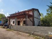 Casa en venta en Bobadilla. COQUETA CON JARDÍN EN...