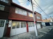 Casa En Venta En Bogota En Estrada V190451