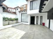 Casa En Venta En Bogota En Santa Barbara V171575