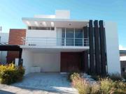 CASA EN VENTA EN BONITA PRIVADA SANTIAGO QUERETARO