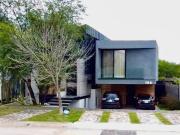 CASA EN VENTA EN BOSQUE AZUL