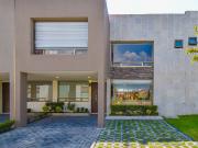 Casa en Venta en Bosque de Las Fuentes Calimaya, Cerca...