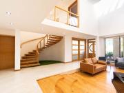 CASA EN VENTA EN BOSQUES DE ANGELÓPOLIS, 5 RECÁMARAS,...