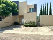 CASA EN VENTA EN BOSQUES DE SANTA ANITA