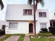 Casa en venta en Bosques Tres Marias, Morelia, Michoacán...