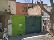 CASA EN VENTA EN BUENAS CONDICIONES. EL CAMPANARIO,...