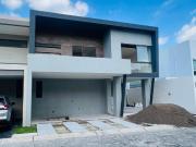 Casa en venta en Bugambilias 1.ª Sección Dentro de coto...