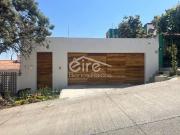 Casa en venta y renta en Bugambilias Av. Reno Norte,...