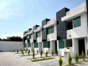 CASA EN VENTA EN BUGAMBILIAS CON RECAMARA EN PLANTA BAJA