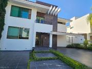 CASA EN VENTA EN BUGAMBILIAS COTO LA JOYA