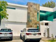 Casa en venta en Bugambilias, segunda sección, Zapopan,...