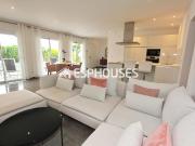 Casa en venta en Busot. Villa privada moderna de lujo en...