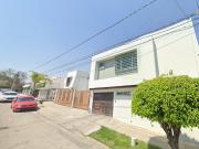 CASA EN VENTA EN: C. Plateros Valle del Campestre, León...